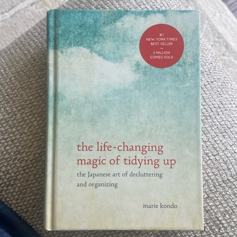 NWT 💰 Marie Kondo: the life changing magic of tidying up book
